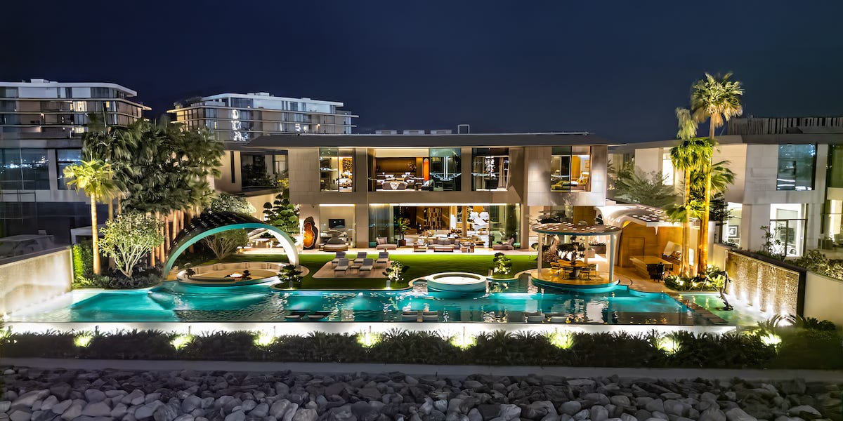 두바이에서 가장 비싼 1억 3,400만 달러짜리 빌라 내부 살펴보기