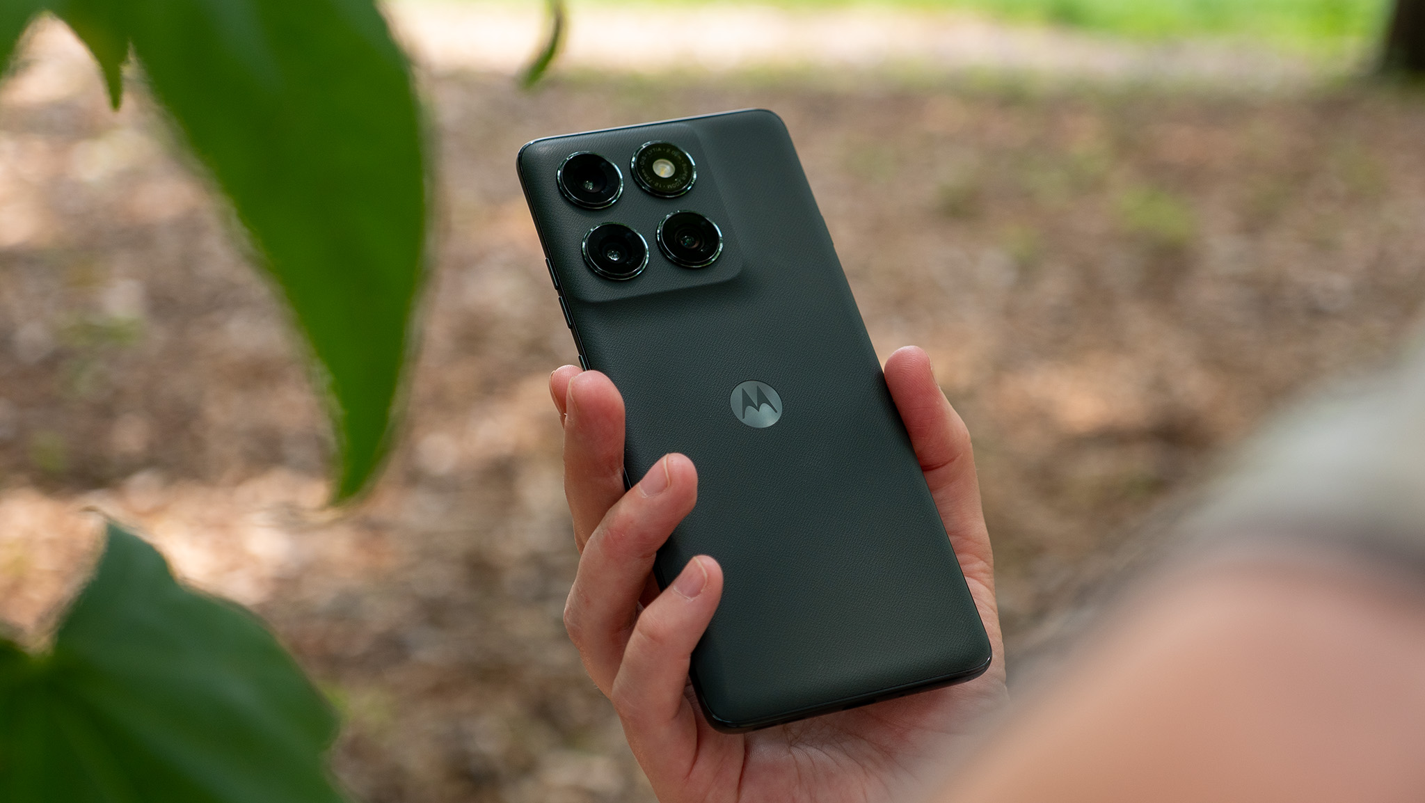 모토로라 엣지 2025 vs 구글 픽셀 9a: 이게 맞나요?